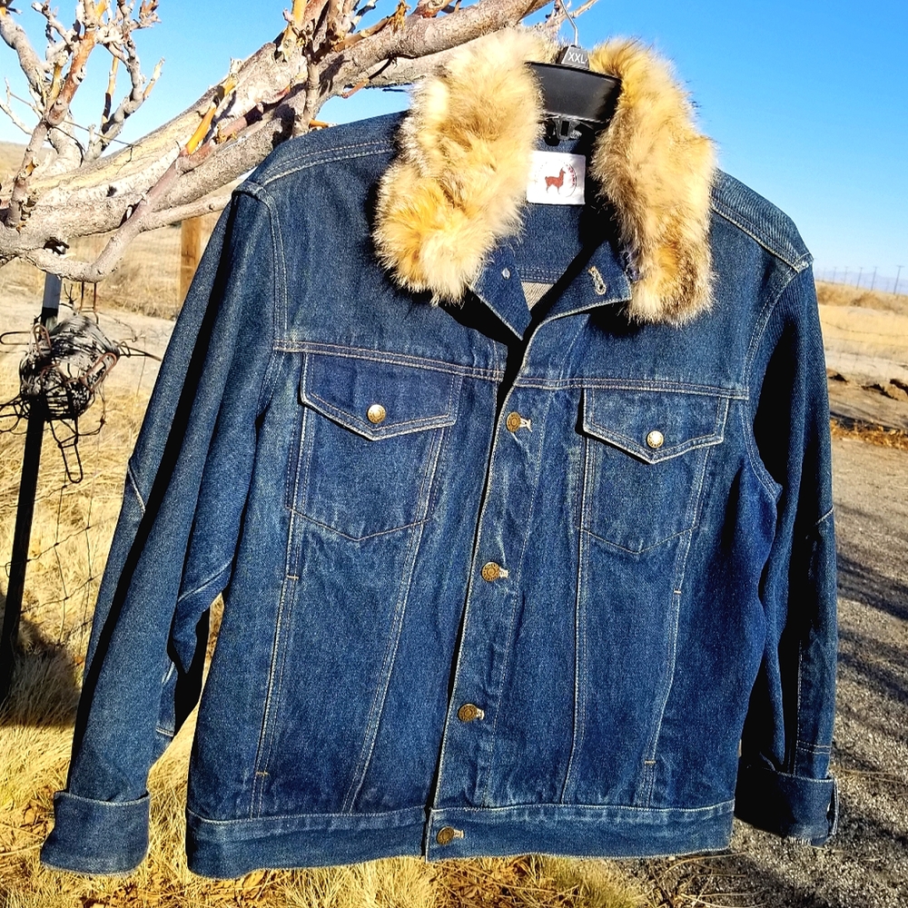 Vintage 1980s-1990s Truckee River Lama  Ranch Coat w/ fur collar.